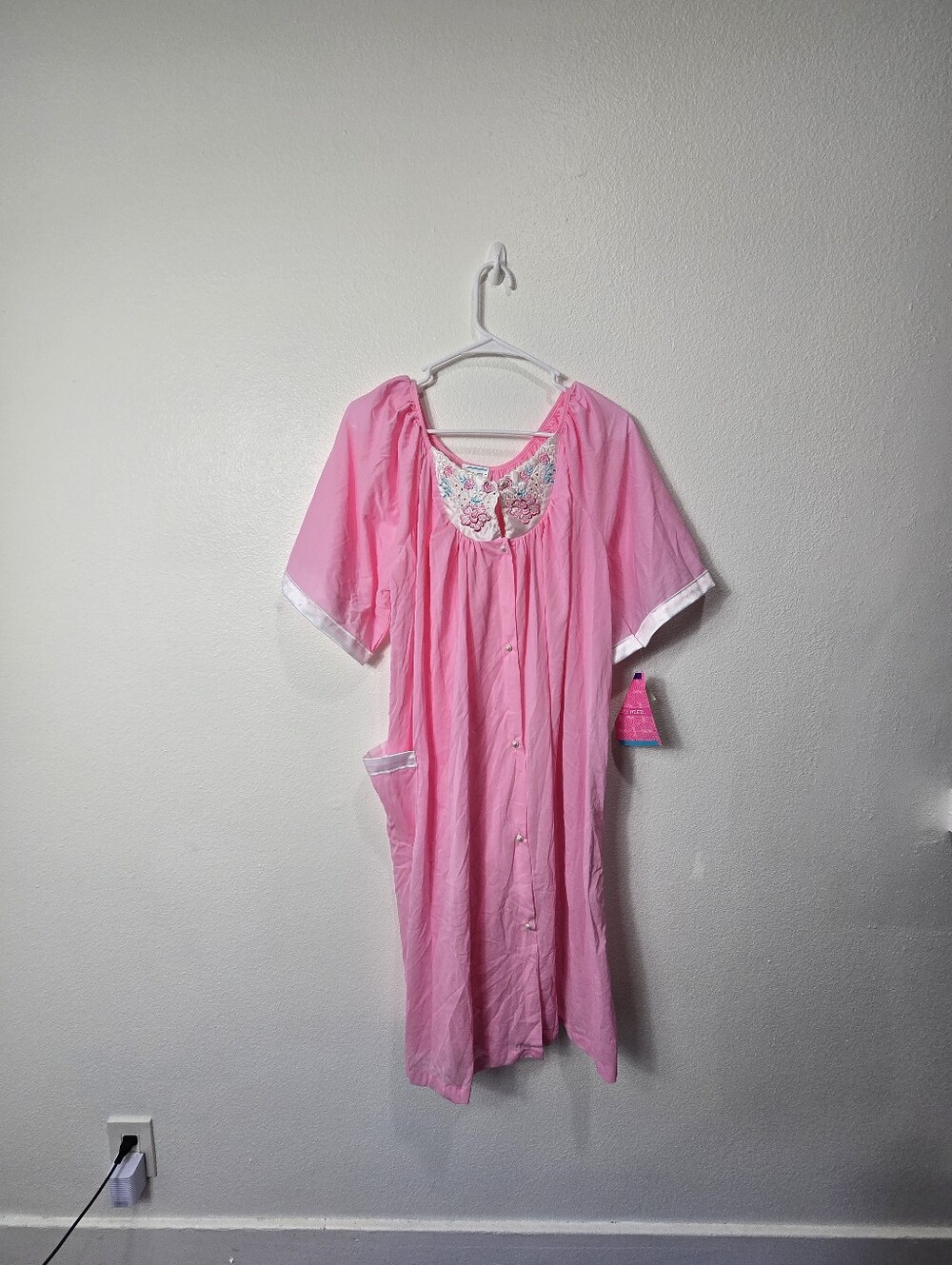 Women’s Pink Short-Sleeve Nightgown with Embroider Neckline